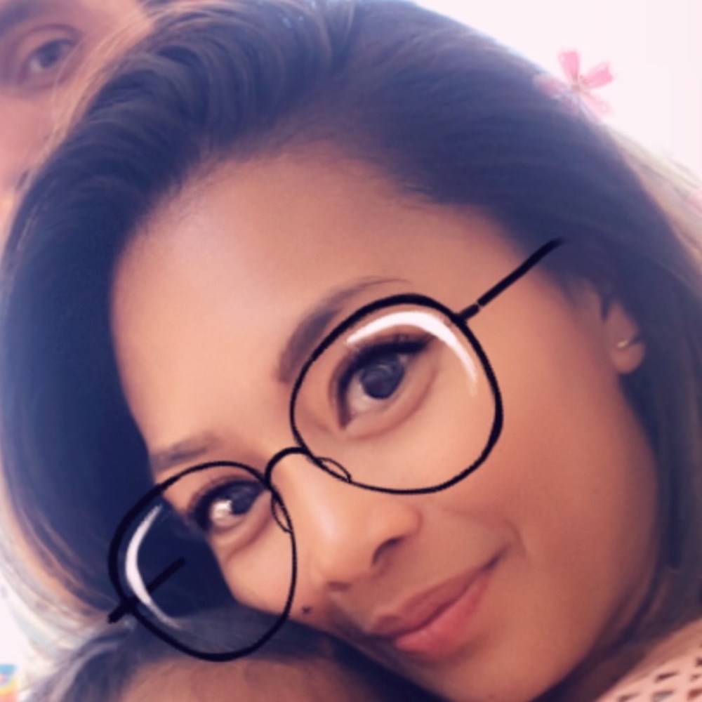 Meet your Posher, Yvette
